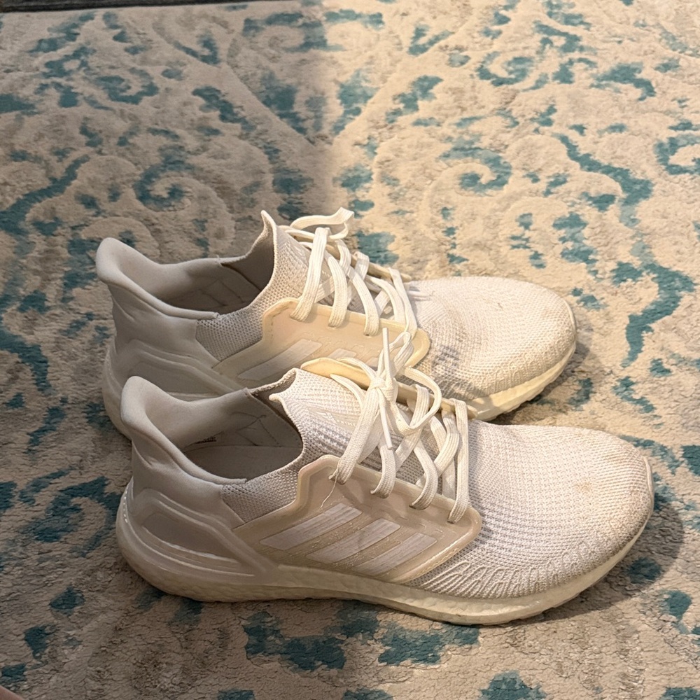 Adidas Primeblue Ultraboost Sneakers in iridescent white 10m/12w